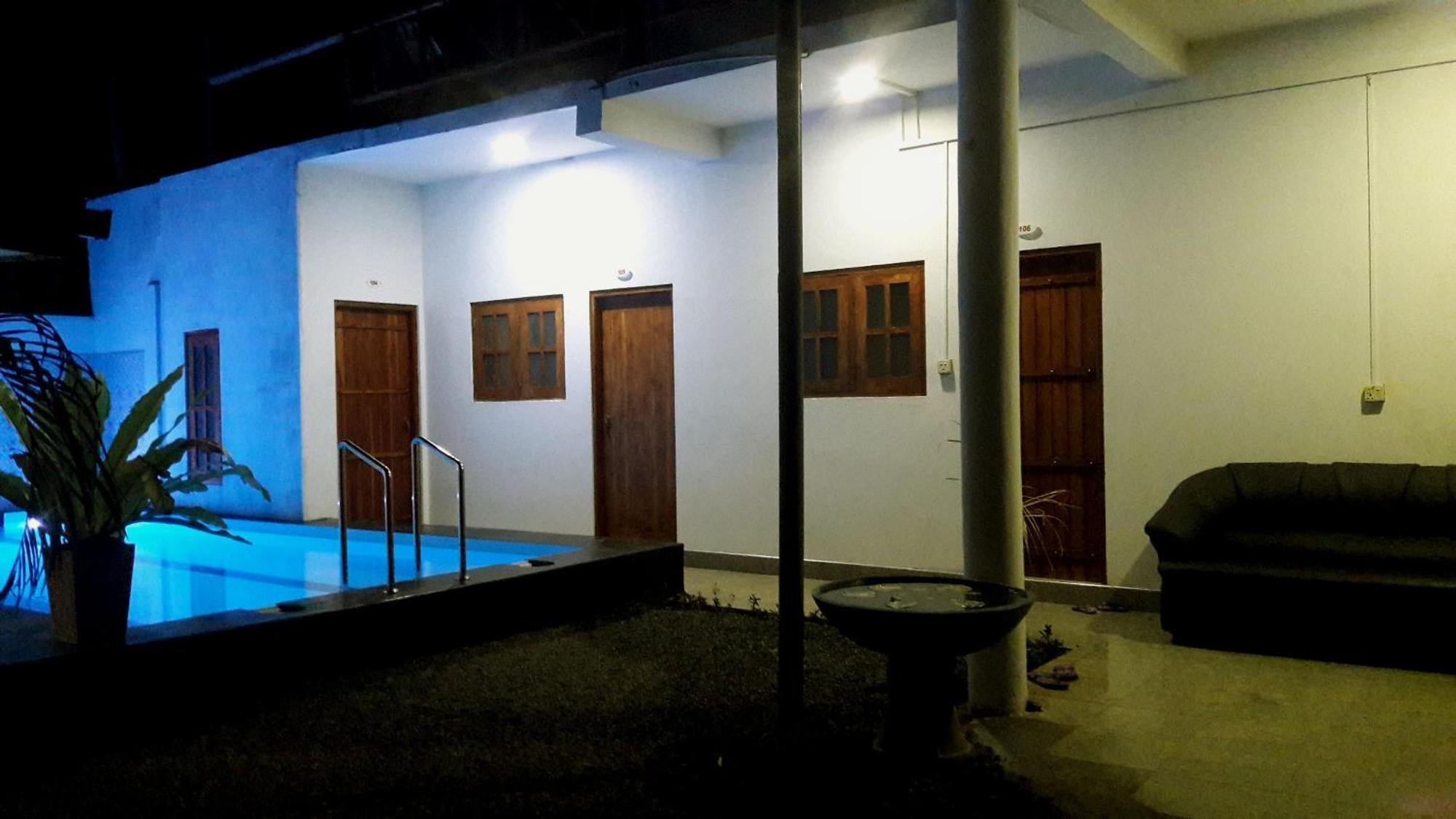 Appartamento Canberra Safari House Udawalawe Esterno foto